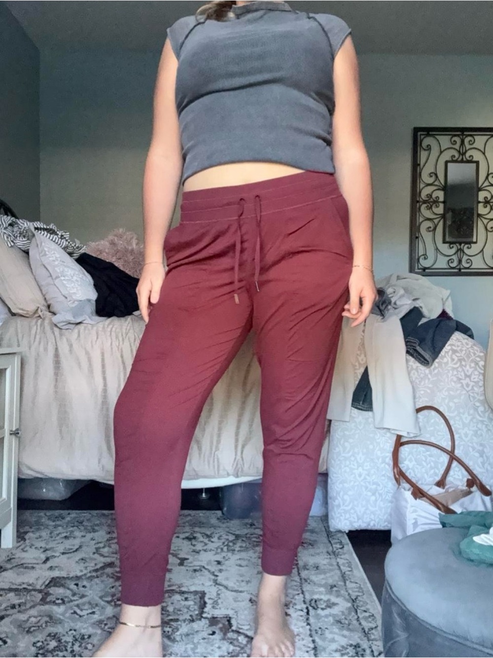 Lululemon Women's Drawstring Jogger Pants in Burgundy